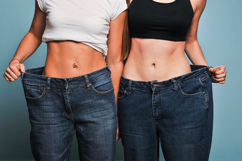 Girls lose weight in a month by dieting and exercising